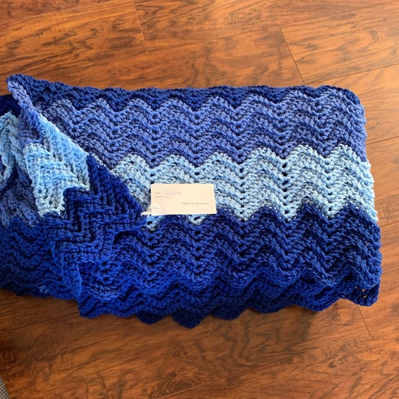 Chevron Crocheted Double Size Blanket Hand Made - Picture 2 of 5
